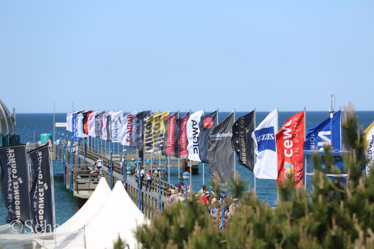 Ostseelagune Zingst, Exklusive Dhh, Strandnah, Sauna, Kamin, 3 Sz, 2 Baeder, Glasfaser, Haustierfrei, Garten Mit Suedterrasse, E-Ladesaeule, 2 Stellplaetze, Strandkorb, Fahrradschuppen, Waschmaschine, Trockner, Nichtraucher Kültér fotó