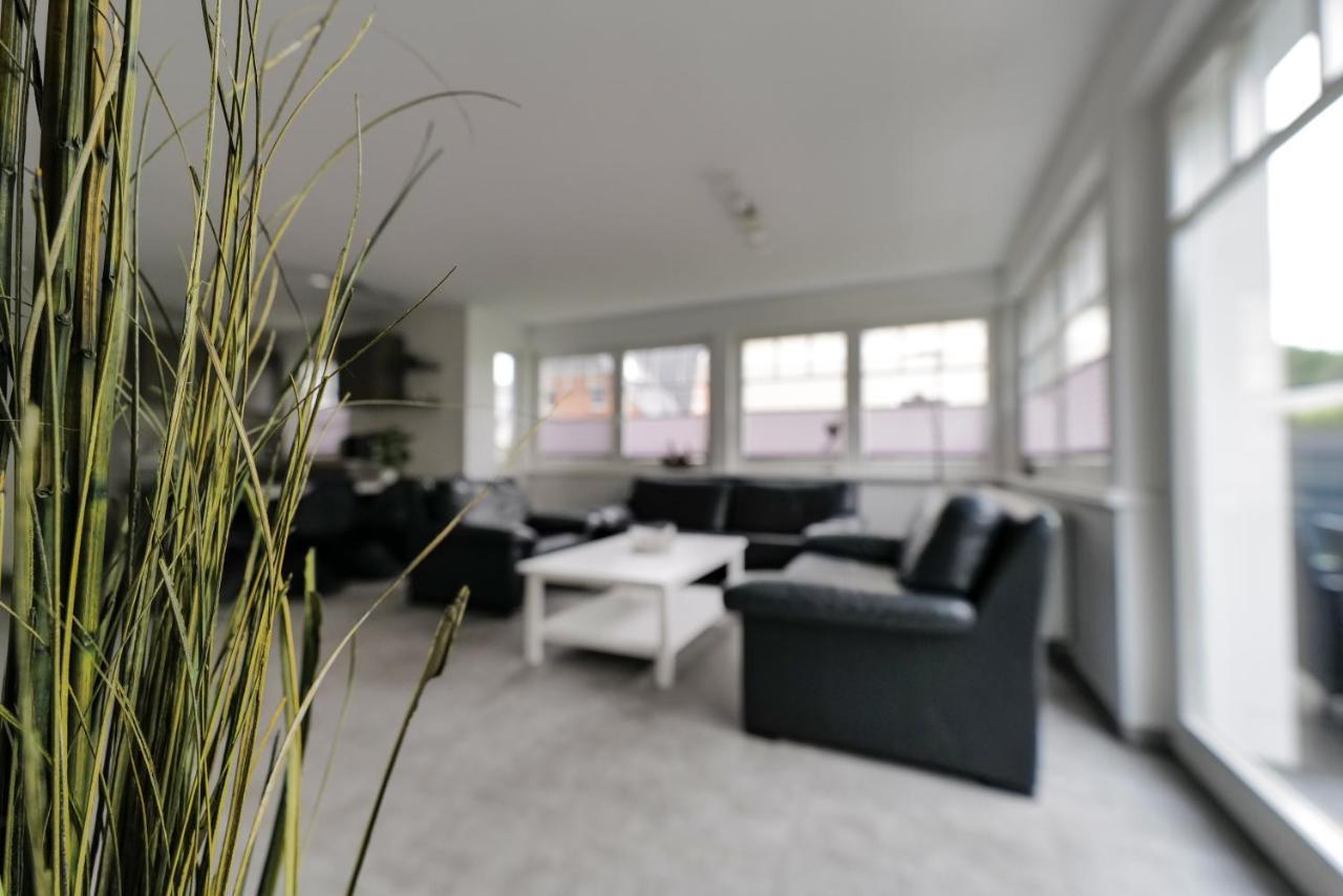 Ostseelagune Zingst, Exklusive Dhh, Strandnah, Sauna, Kamin, 3 Sz, 2 Baeder, Glasfaser, Haustierfrei, Garten Mit Suedterrasse, E-Ladesaeule, 2 Stellplaetze, Strandkorb, Fahrradschuppen, Waschmaschine, Trockner, Nichtraucher Kültér fotó