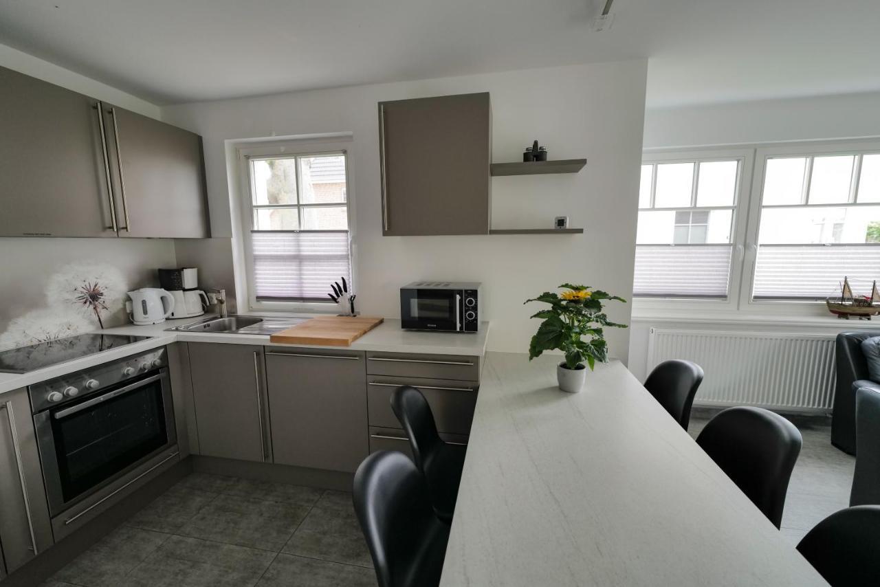 Ostseelagune Zingst, Exklusive Dhh, Strandnah, Sauna, Kamin, 3 Sz, 2 Baeder, Glasfaser, Haustierfrei, Garten Mit Suedterrasse, E-Ladesaeule, 2 Stellplaetze, Strandkorb, Fahrradschuppen, Waschmaschine, Trockner, Nichtraucher Kültér fotó
