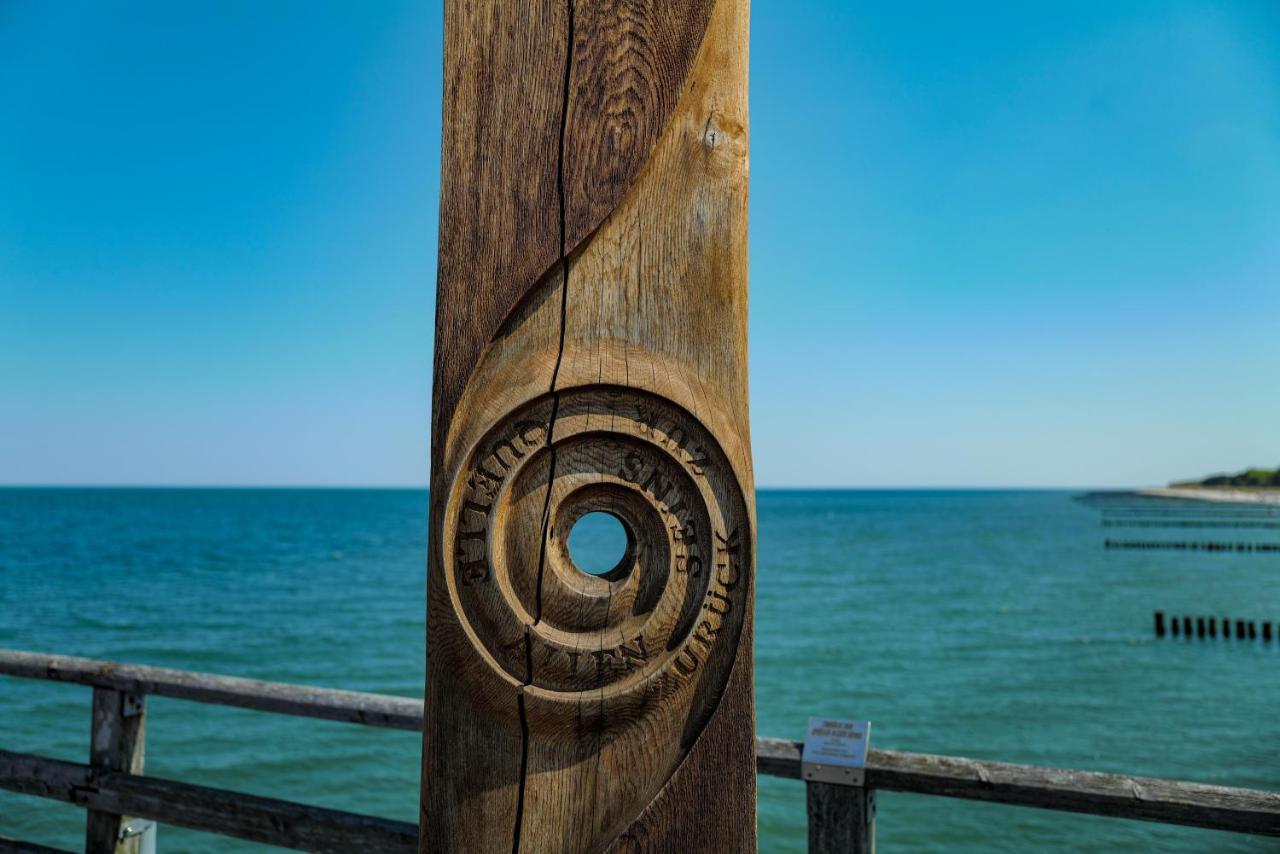 Ostseelagune Zingst, Exklusive Dhh, Strandnah, Sauna, Kamin, 3 Sz, 2 Baeder, Glasfaser, Haustierfrei, Garten Mit Suedterrasse, E-Ladesaeule, 2 Stellplaetze, Strandkorb, Fahrradschuppen, Waschmaschine, Trockner, Nichtraucher Kültér fotó