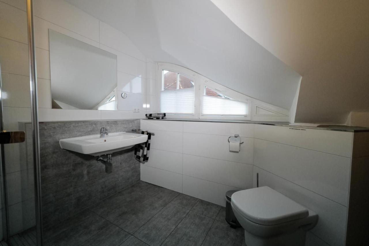 Ostseelagune Zingst, Exklusive Dhh, Strandnah, Sauna, Kamin, 3 Sz, 2 Baeder, Glasfaser, Haustierfrei, Garten Mit Suedterrasse, E-Ladesaeule, 2 Stellplaetze, Strandkorb, Fahrradschuppen, Waschmaschine, Trockner, Nichtraucher Kültér fotó